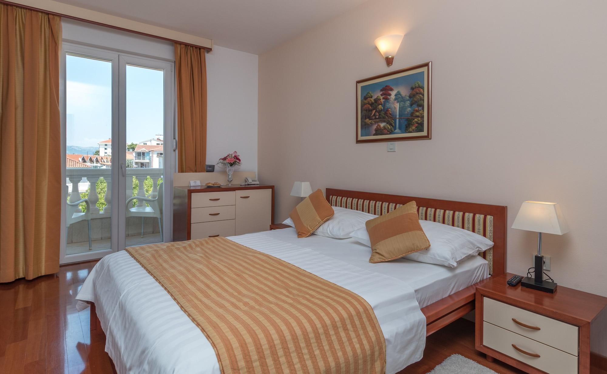 Hotel Trogir Palace Εξωτερικό φωτογραφία